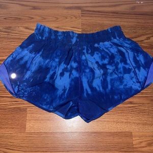 Blue Pattern Lululemon Shorts Size 2 Hotty Hot